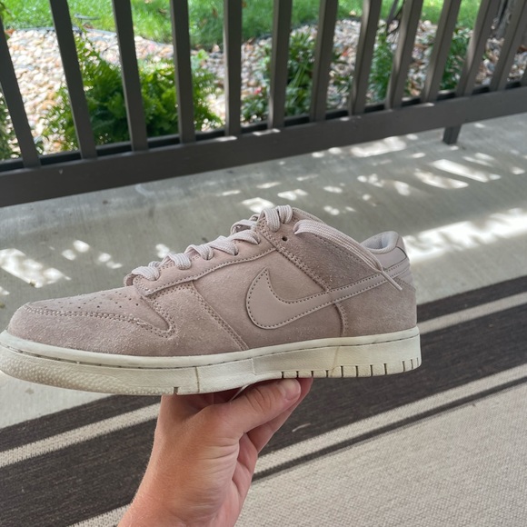 Nike Dunk Low - Picture 2 of 5